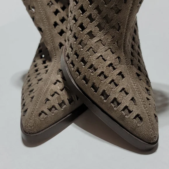 VINCE CAMUTO Brown Suede Ankle Boots Womens High Heel Booties Size 8M - Picture 7 of 16